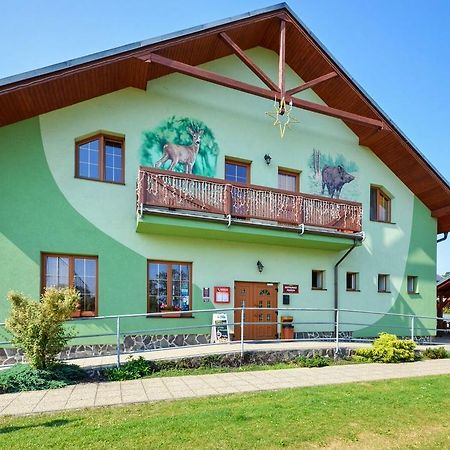 Restaurace A Penzion Kamenec Jilesovice Ngoại thất bức ảnh