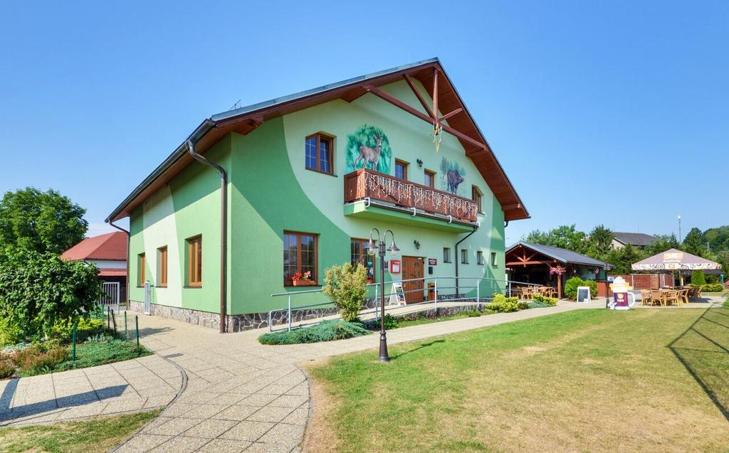 Restaurace A Penzion Kamenec Jilesovice Ngoại thất bức ảnh